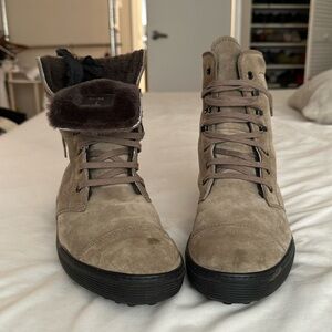 Tod’s great winter suede boots excellent conditions